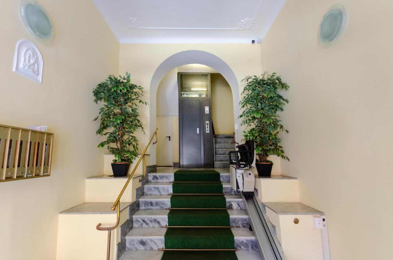 Joivy Spacious Family Apt For 4, In Carignano, Genova Eksteriør billede