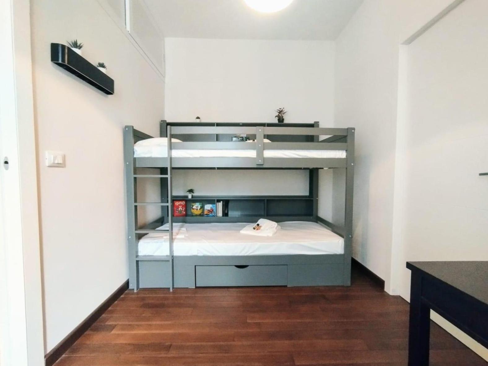 Joivy Spacious Family Apt For 4, In Carignano, Genova Eksteriør billede
