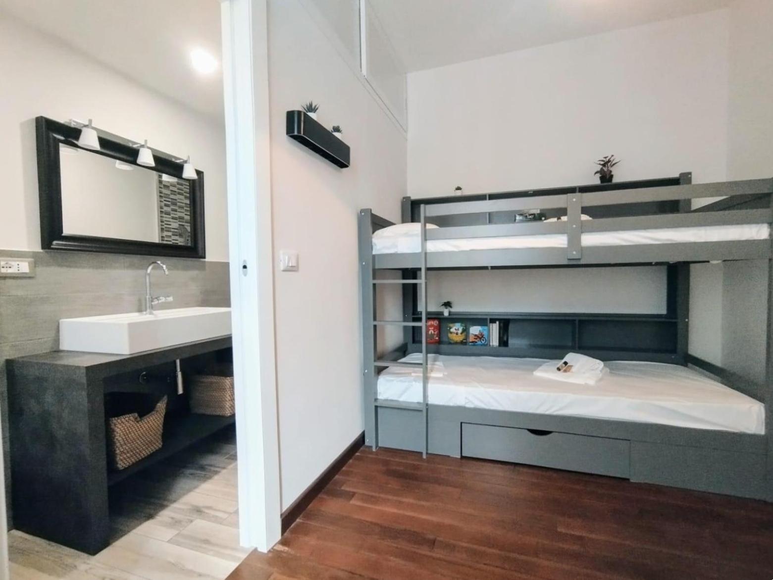 Joivy Spacious Family Apt For 4, In Carignano, Genova Eksteriør billede